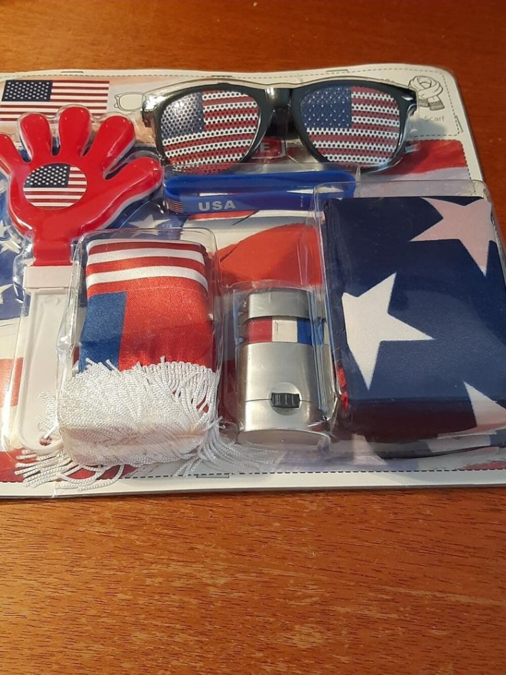 NEW TAG ! Soccer Fans Gear 6 Pc USA Cheer Accessories Set(Flags, Sunglass...)